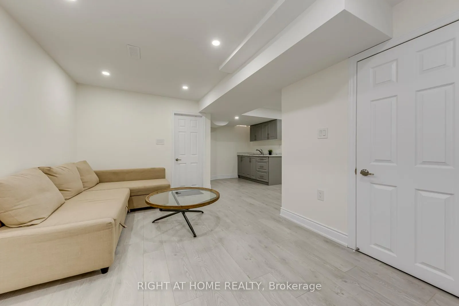Photo 35 of 135 Holmes Crescent, Milton, Scott — HOMEH