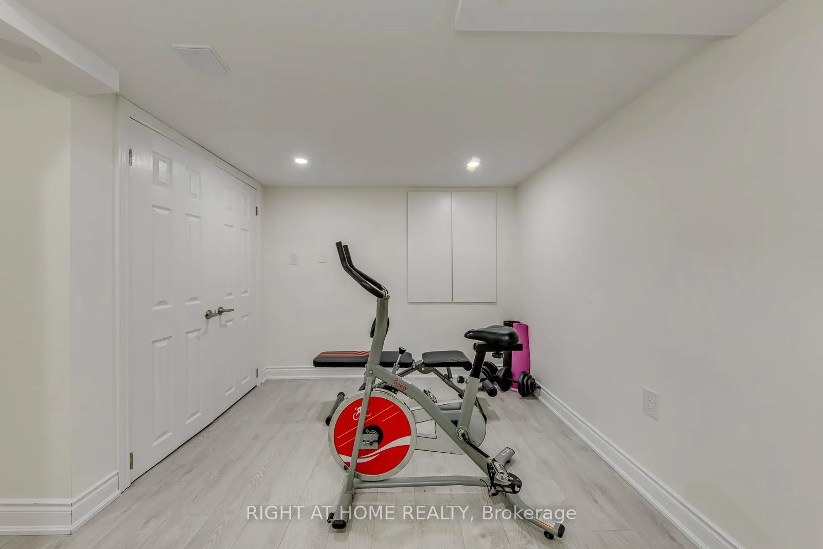 Photo 37 of 135 Holmes Crescent, Milton, Scott — HOMEH