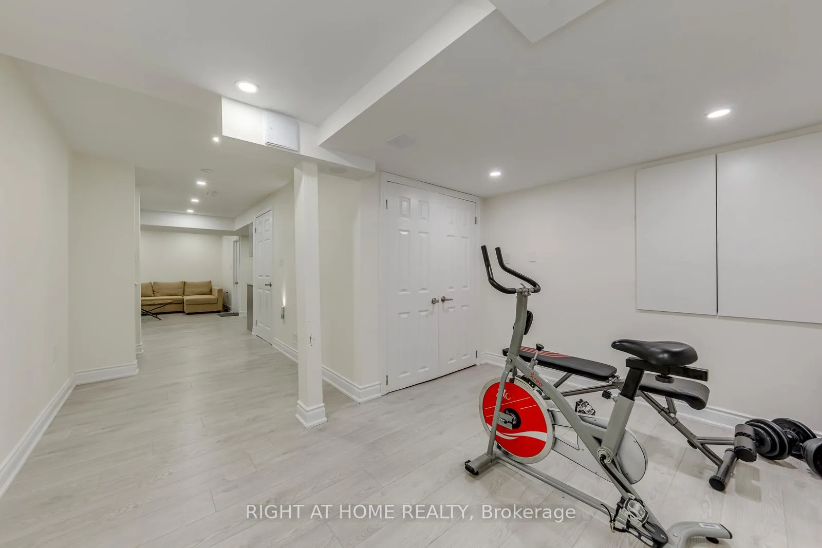 Photo 38 of 135 Holmes Crescent, Milton, Scott — HOMEH