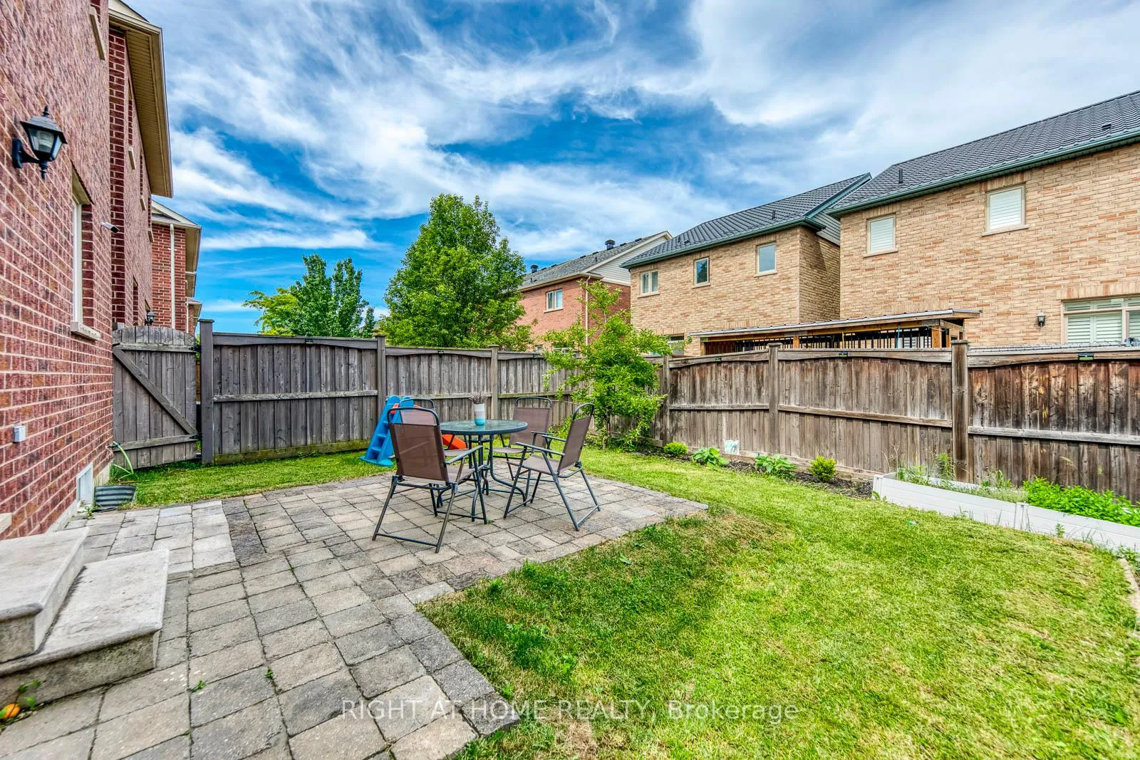 Photo 41 of 135 Holmes Crescent, Milton, Scott — HOMEH
