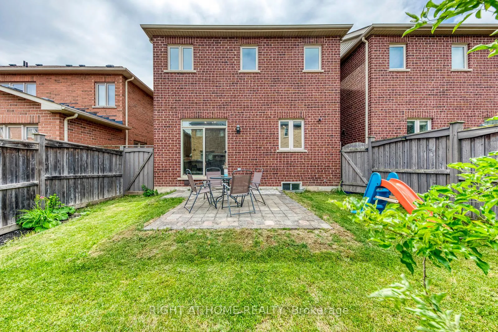 Photo 43 of 135 Holmes Crescent, Milton, Scott — HOMEH