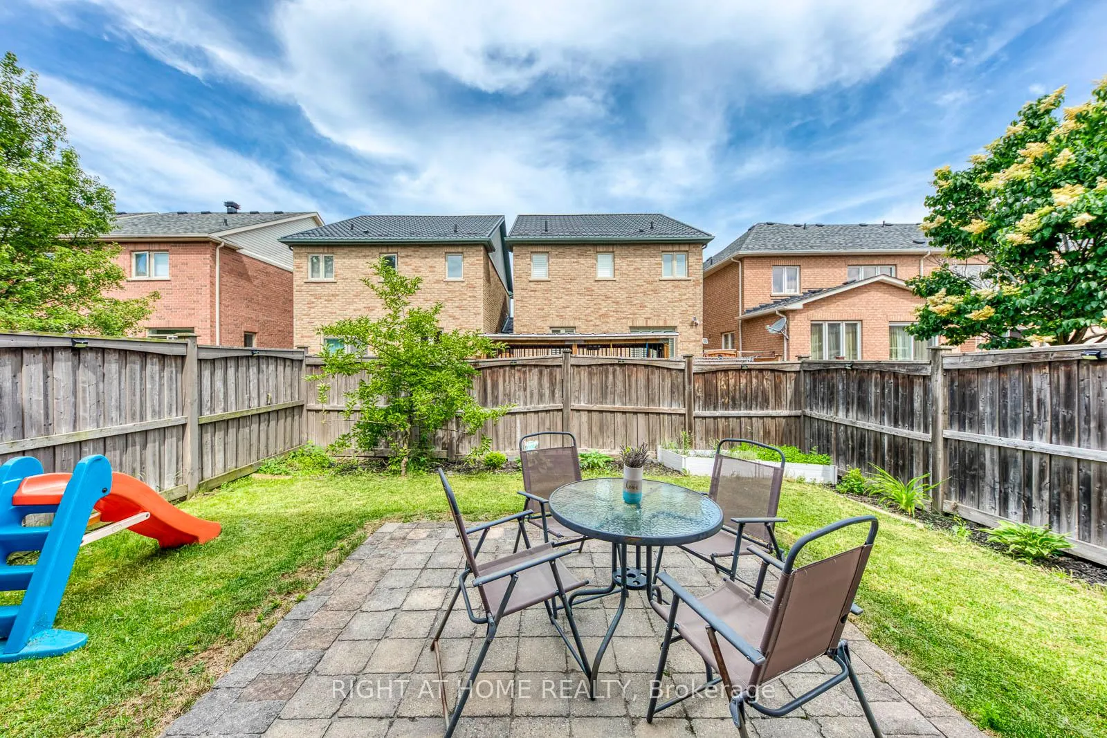 Photo 44 of 135 Holmes Crescent, Milton, Scott — HOMEH