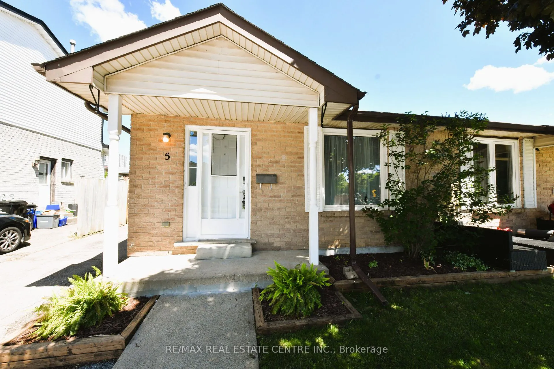 Photo 1 of 5 Harmony Court, Cambridge, Greenway-Chaplin — HOMEH