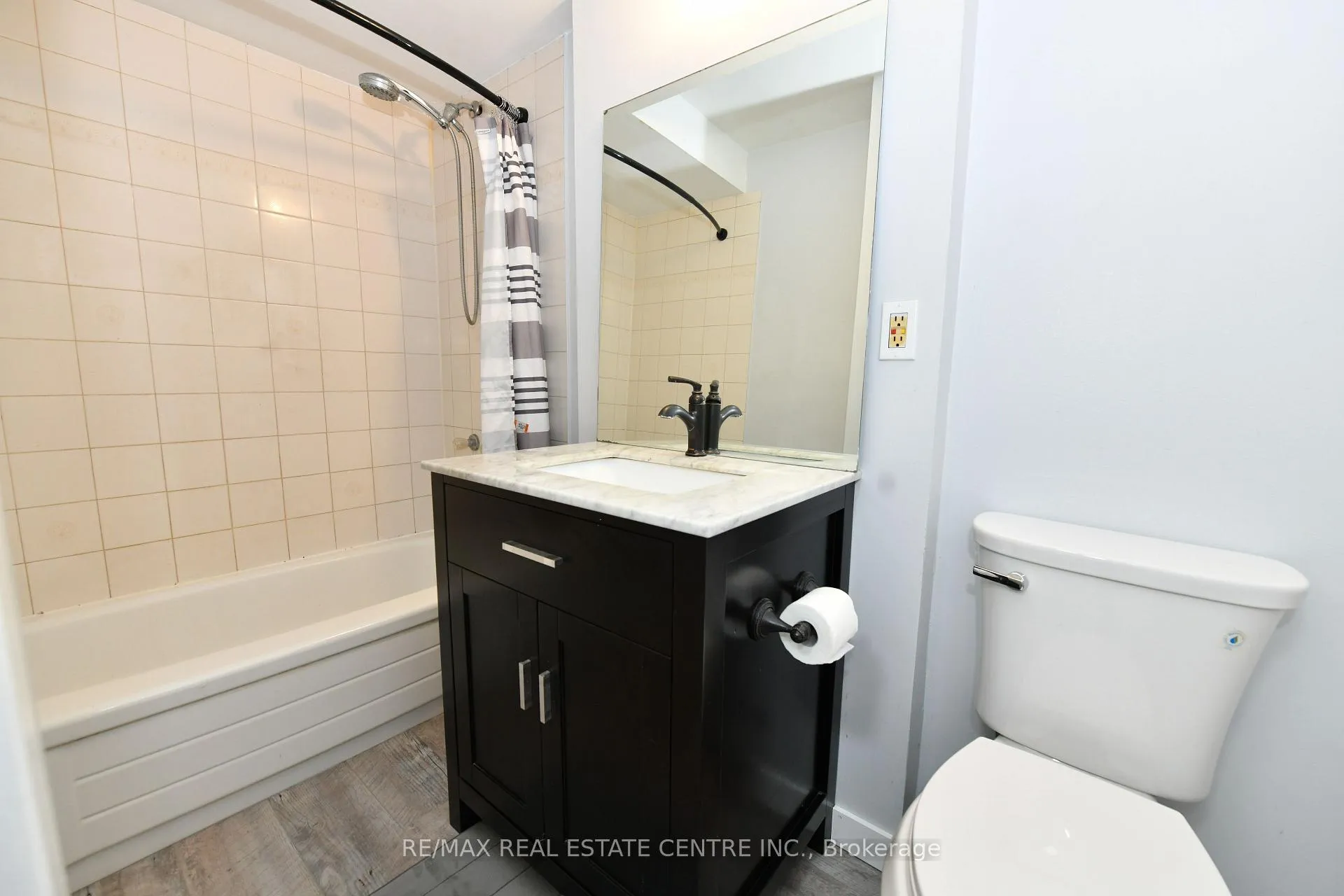 Photo 9 of 5 Harmony Court, Cambridge, Greenway-Chaplin — HOMEH