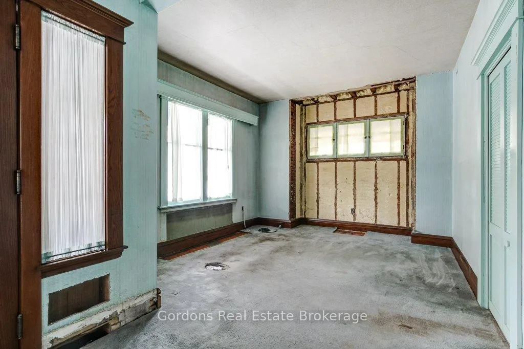 Photo 10 of 156 Sherman Avenue S, Hamilton, St. Clair — HOMEH