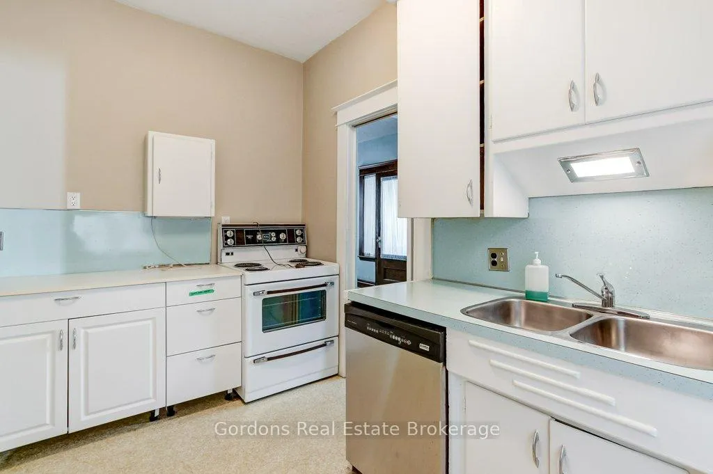 Photo 15 of 156 Sherman Avenue S, Hamilton, St. Clair — HOMEH