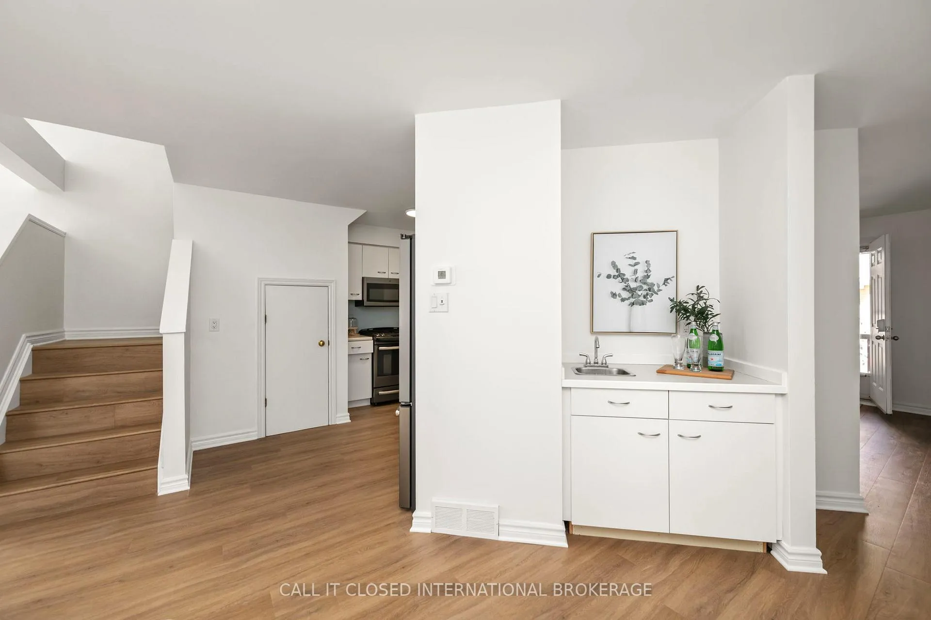 Photo 11 of Unit 3, 374 Edith Cavell Boulevard, Central Elgin, Port Stanley — HOMEH