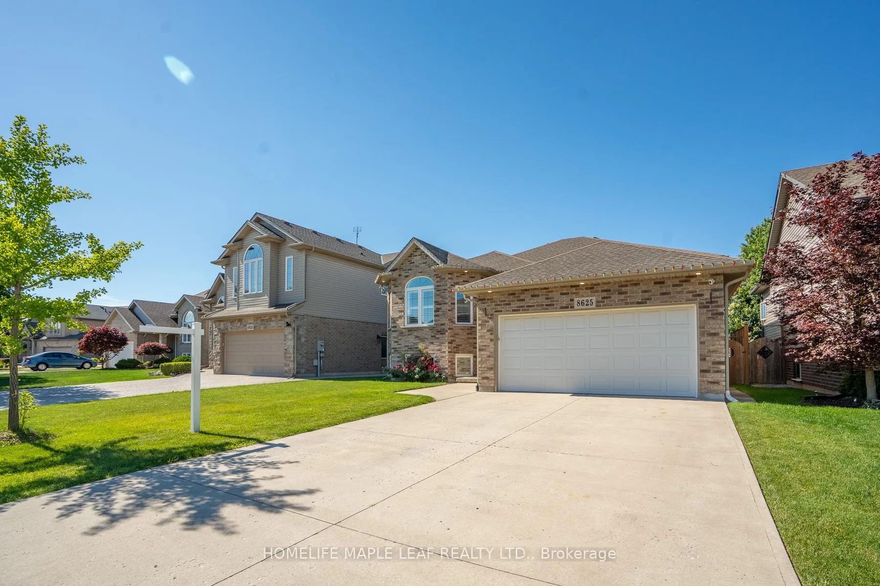 Photo 4 of 8625 Kelsey Crescent, Niagara Falls, Forestview — HOMEH