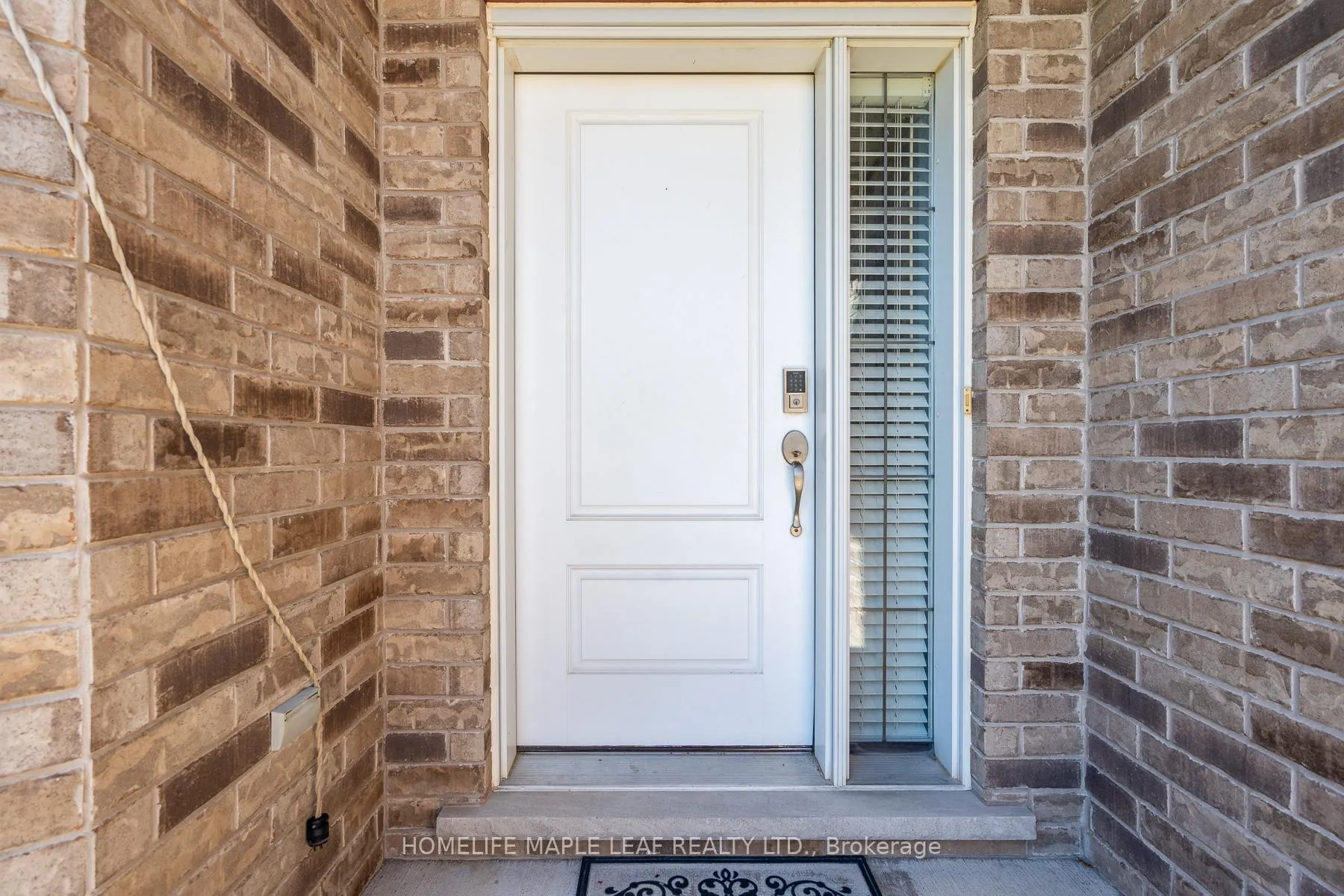 Photo 5 of 8625 Kelsey Crescent, Niagara Falls, Forestview — HOMEH