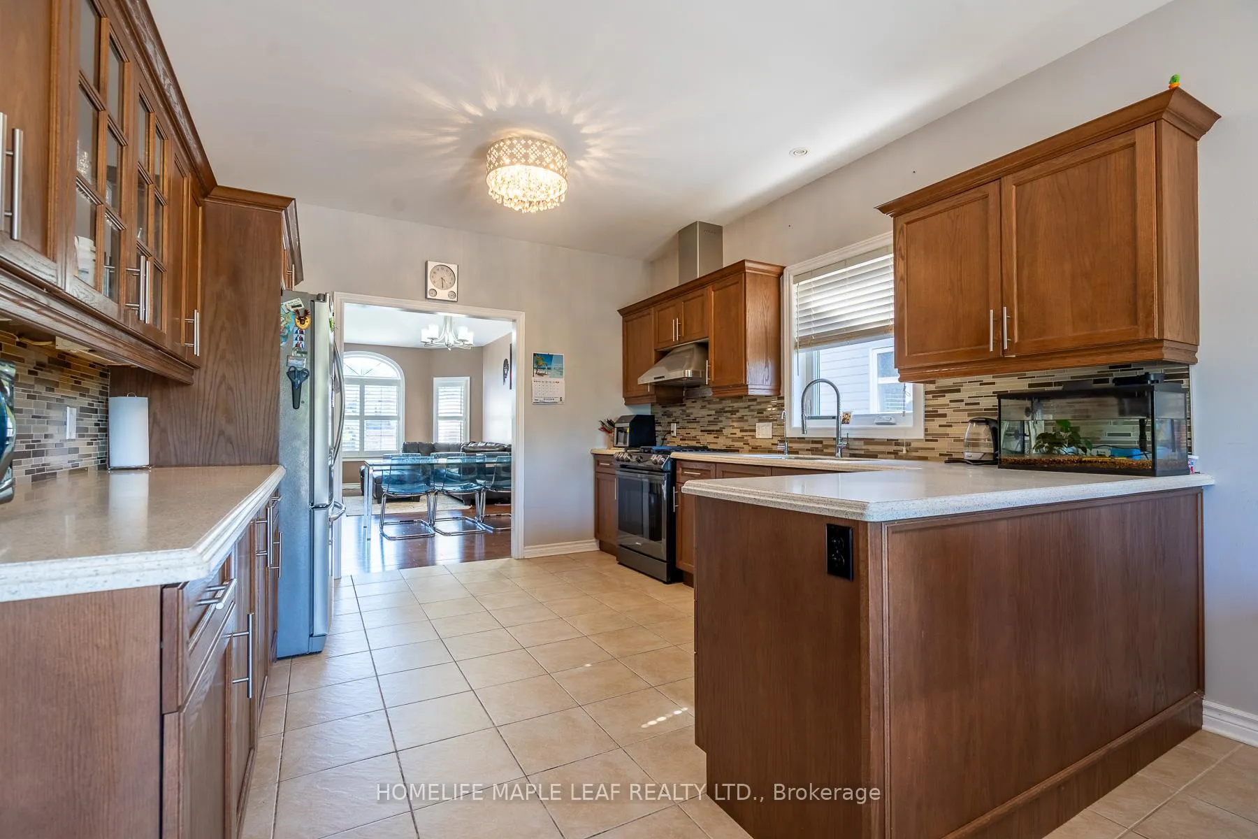 Photo 15 of 8625 Kelsey Crescent, Niagara Falls, Forestview — HOMEH