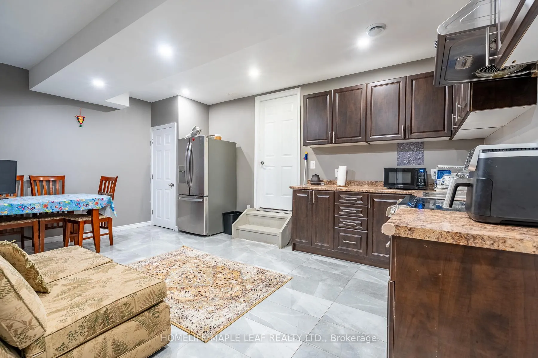 Photo 35 of 8625 Kelsey Crescent, Niagara Falls, Forestview — HOMEH