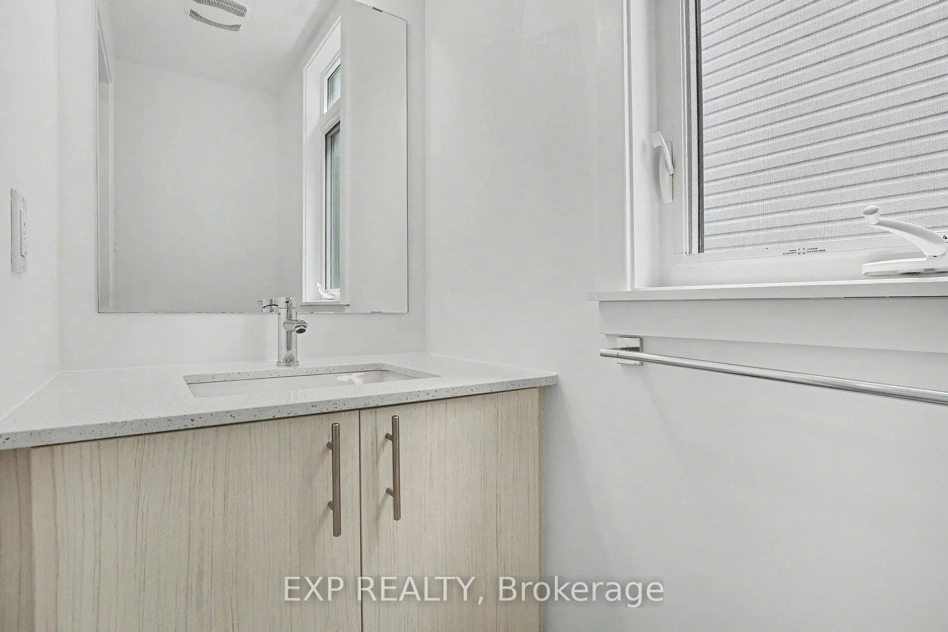 Photo 14 of 27 Moosonee Crescent, Ottawa, Riverside South/Gloucester Glen — HOMEH