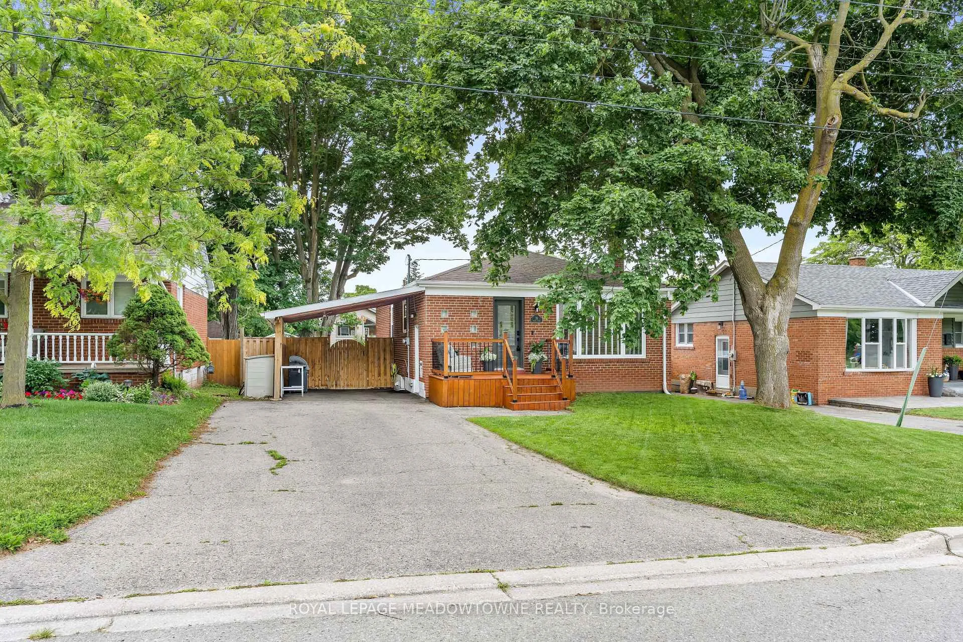 Photo 1 of 35 Henry Street, Halton Hills, Georgetown — HOMEH
