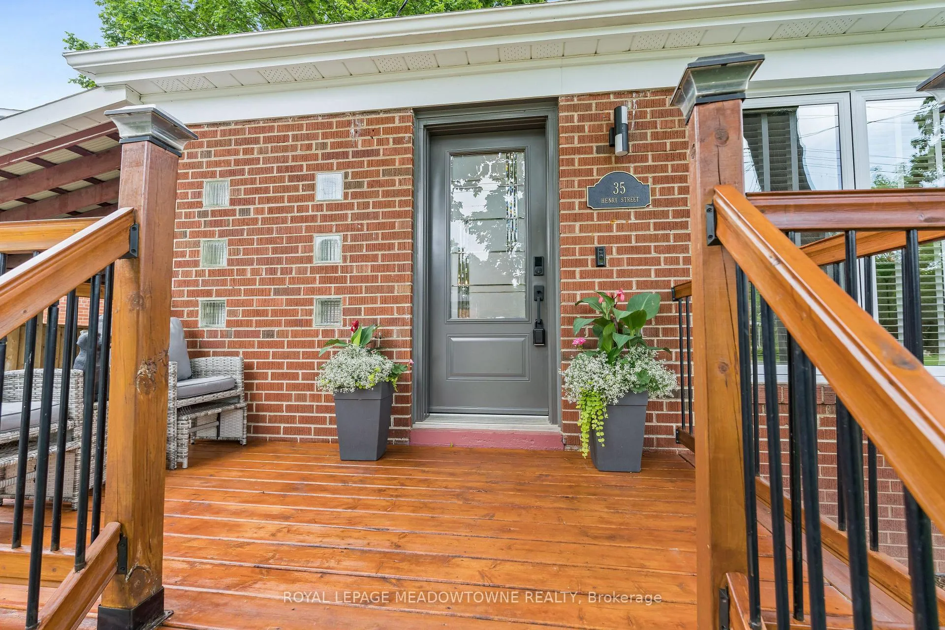 Photo 4 of 35 Henry Street, Halton Hills, Georgetown — HOMEH