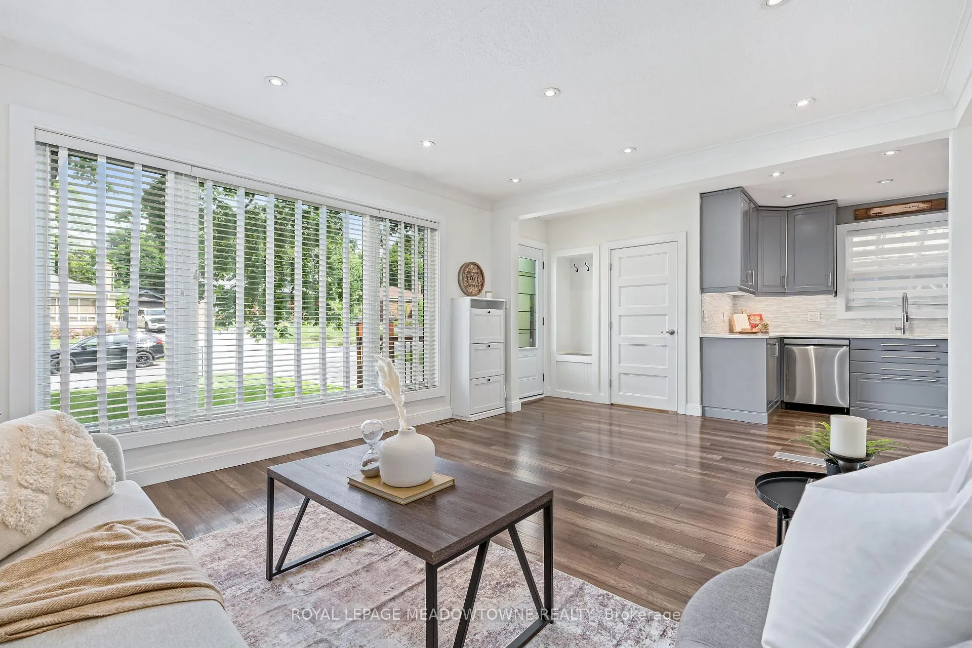 Photo 8 of 35 Henry Street, Halton Hills, Georgetown — HOMEH