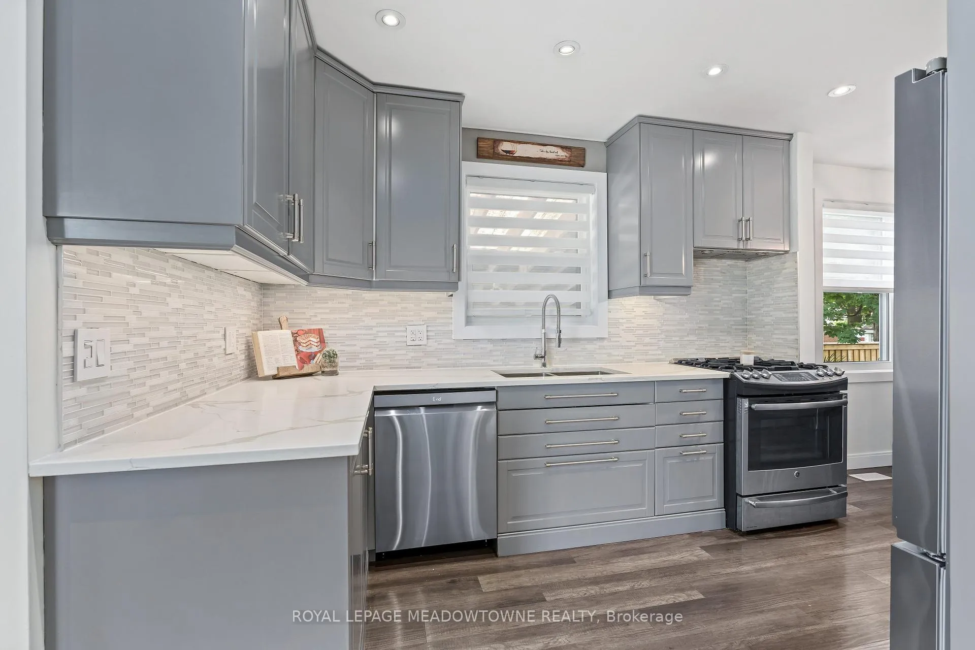 Photo 9 of 35 Henry Street, Halton Hills, Georgetown — HOMEH