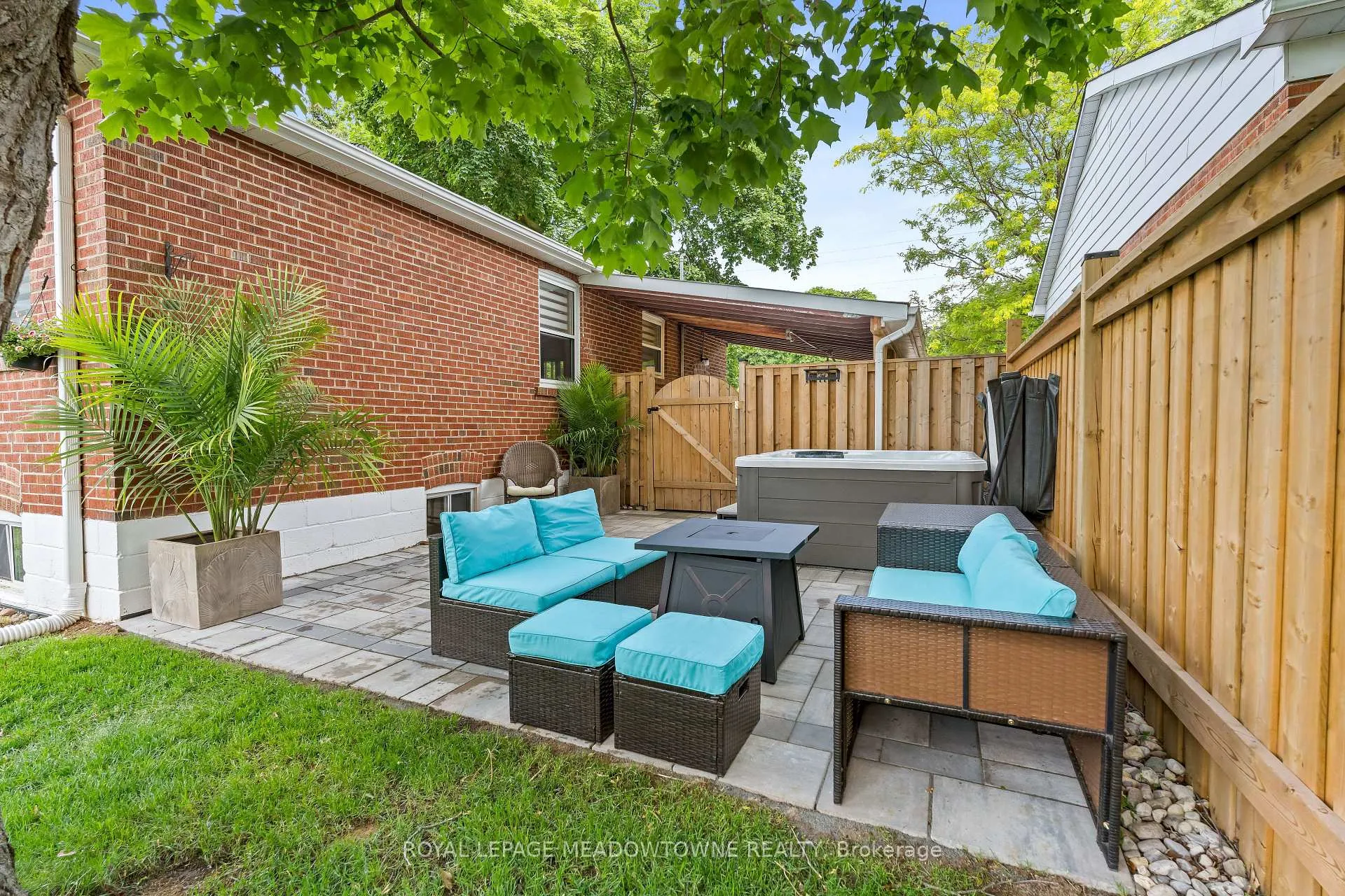 Photo 30 of 35 Henry Street, Halton Hills, Georgetown — HOMEH