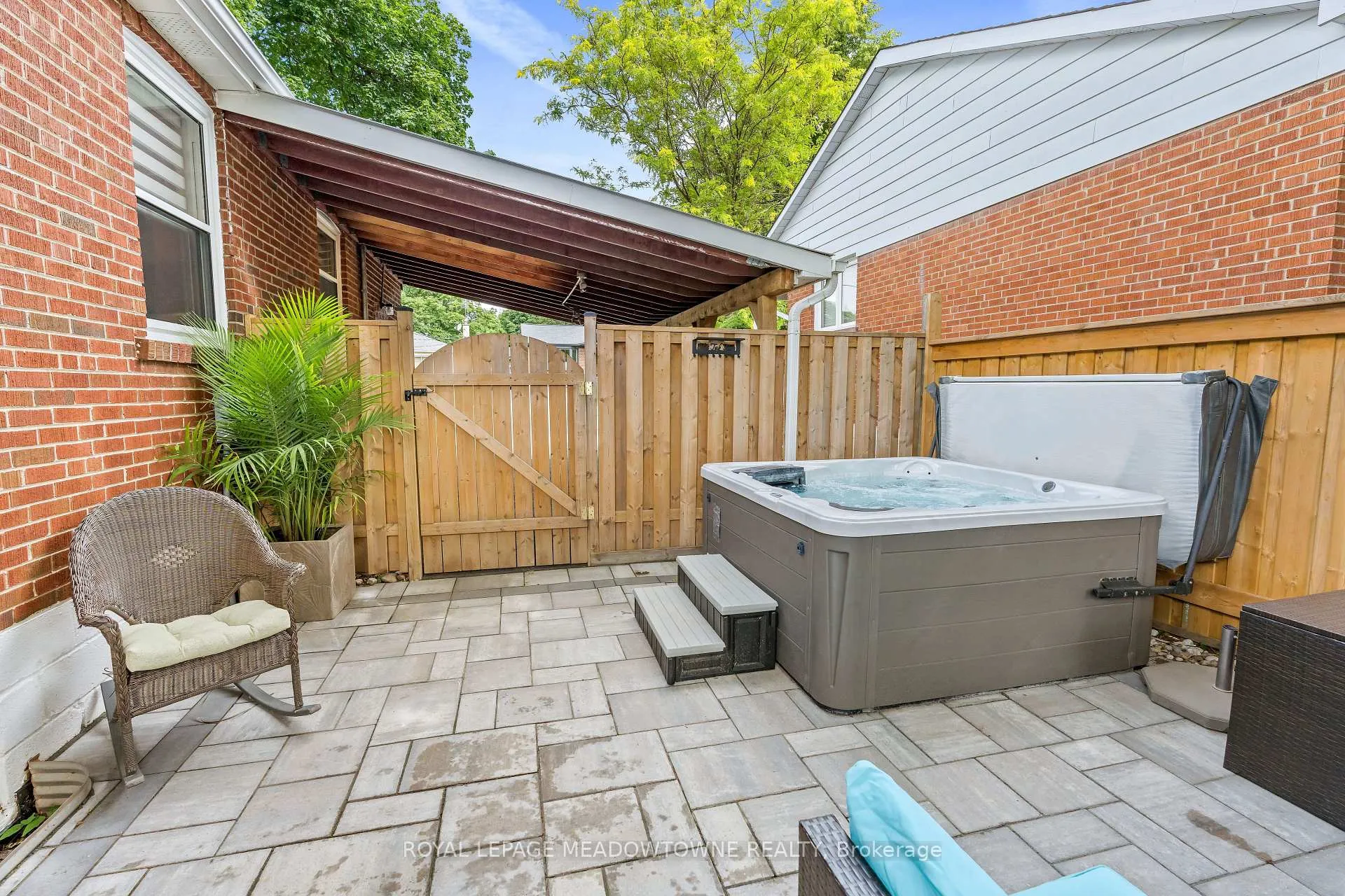 Photo 32 of 35 Henry Street, Halton Hills, Georgetown — HOMEH