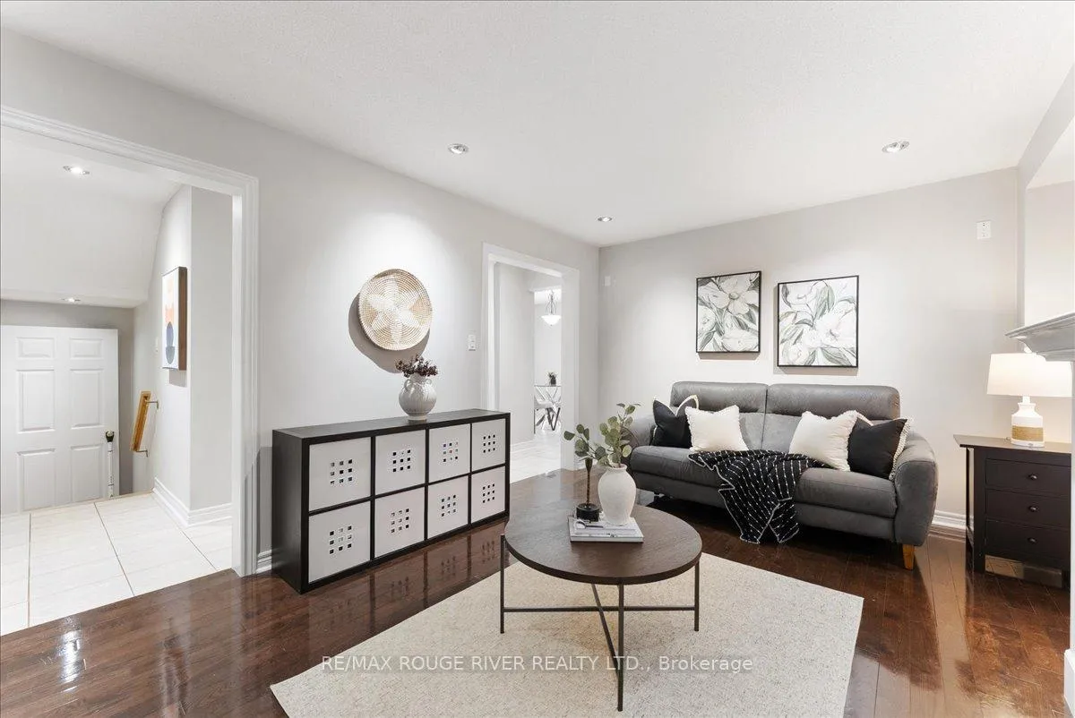 Photo 8 of 53 Bridgid Drive, Whitby, Williamsburg — HOMEH