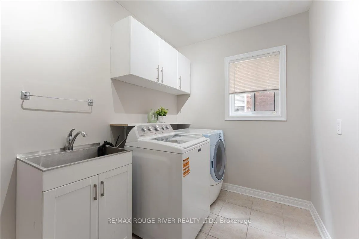 Photo 18 of 53 Bridgid Drive, Whitby, Williamsburg — HOMEH