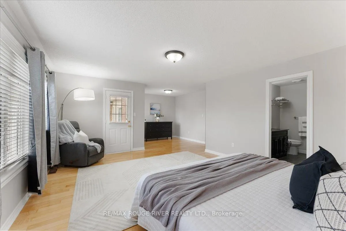 Photo 22 of 53 Bridgid Drive, Whitby, Williamsburg — HOMEH
