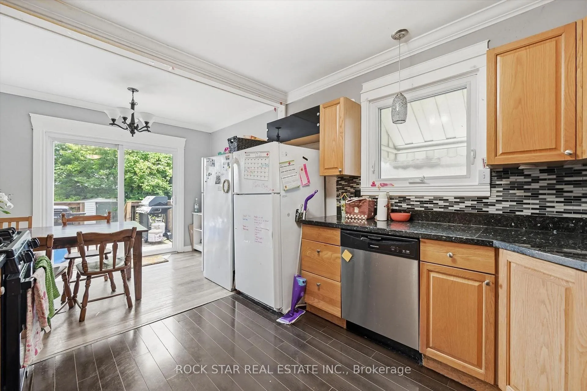 Photo 7 of 275 West 2nd Street, Hamilton, Bonnington — HOMEH