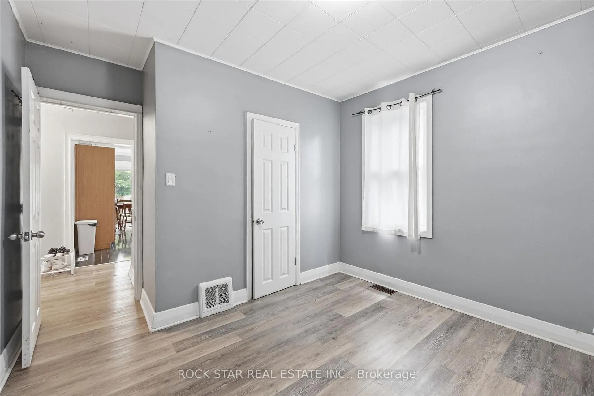 Photo 15 of 275 West 2nd Street, Hamilton, Bonnington — HOMEH