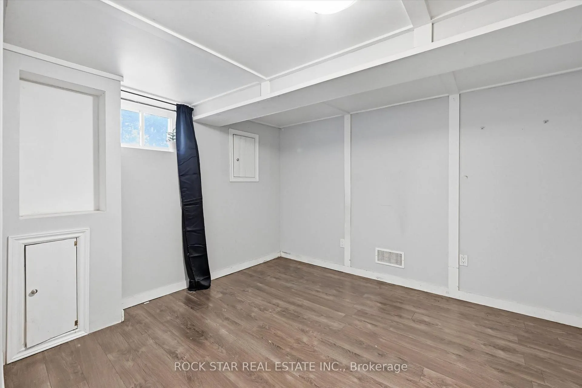 Photo 22 of 275 West 2nd Street, Hamilton, Bonnington — HOMEH