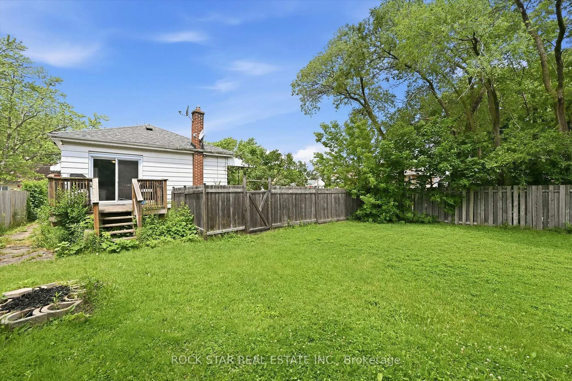 Photo 28 of 275 West 2nd Street, Hamilton, Bonnington — HOMEH