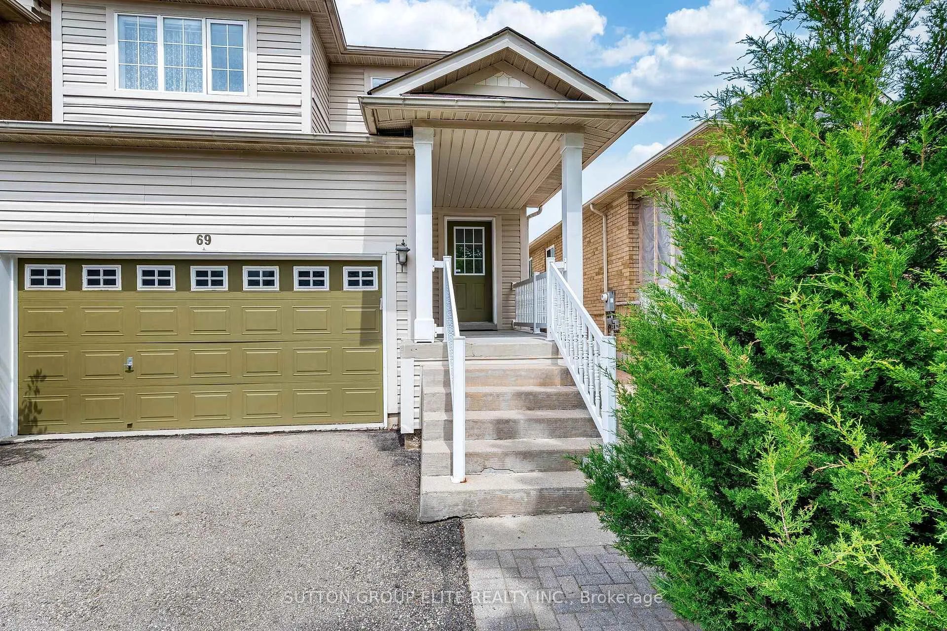 Photo 2 of 69 Legend Lane, Brampton, Fletcher's Creek Village — HOMEH