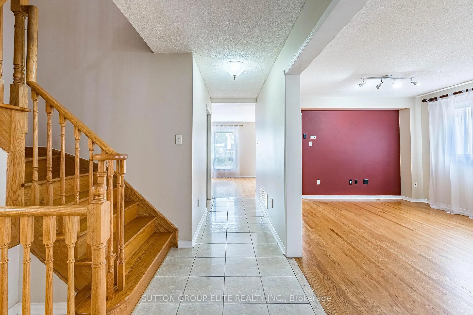 Photo 8 of 69 Legend Lane, Brampton, Fletcher's Creek Village — HOMEH
