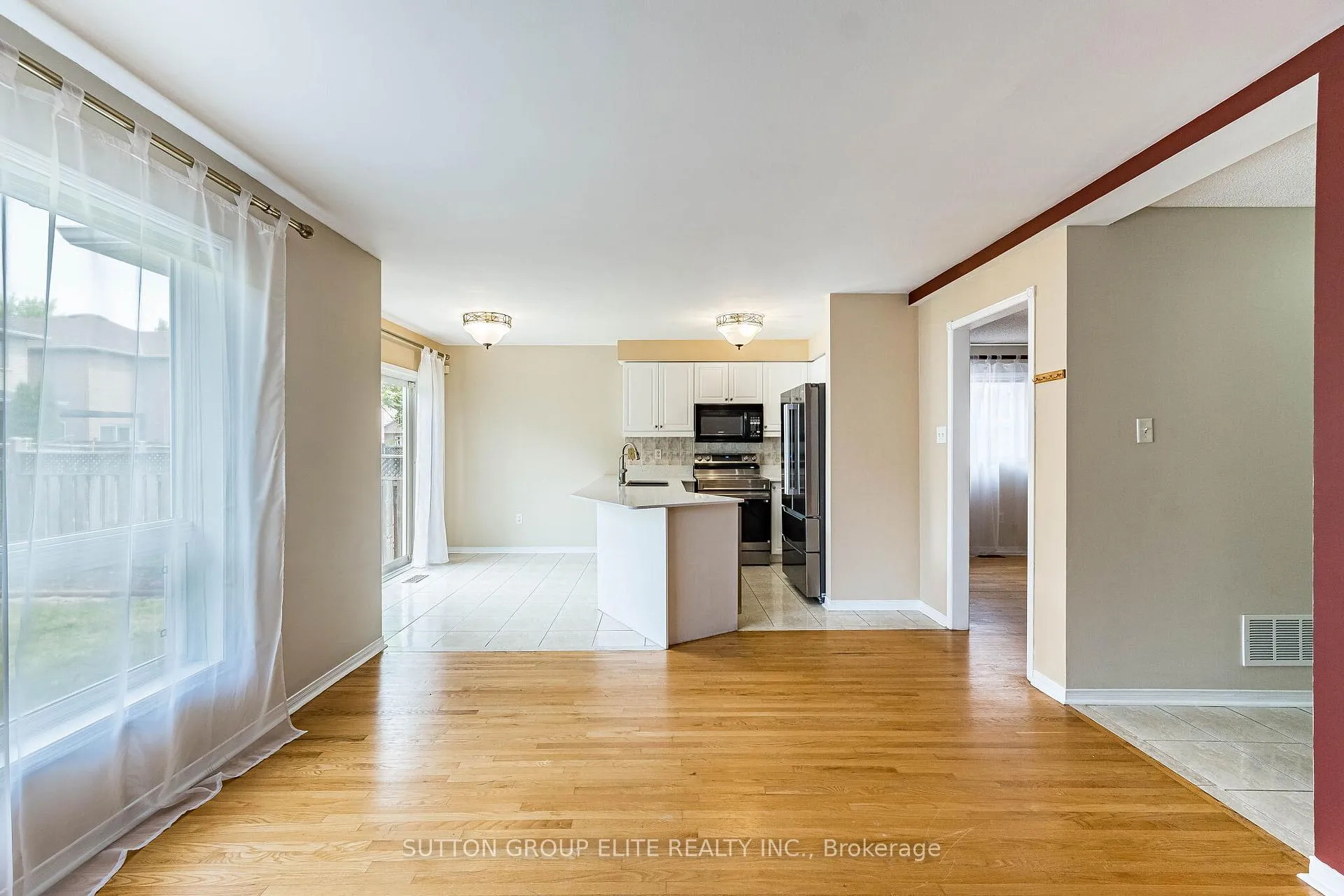 Photo 10 of 69 Legend Lane, Brampton, Fletcher's Creek Village — HOMEH