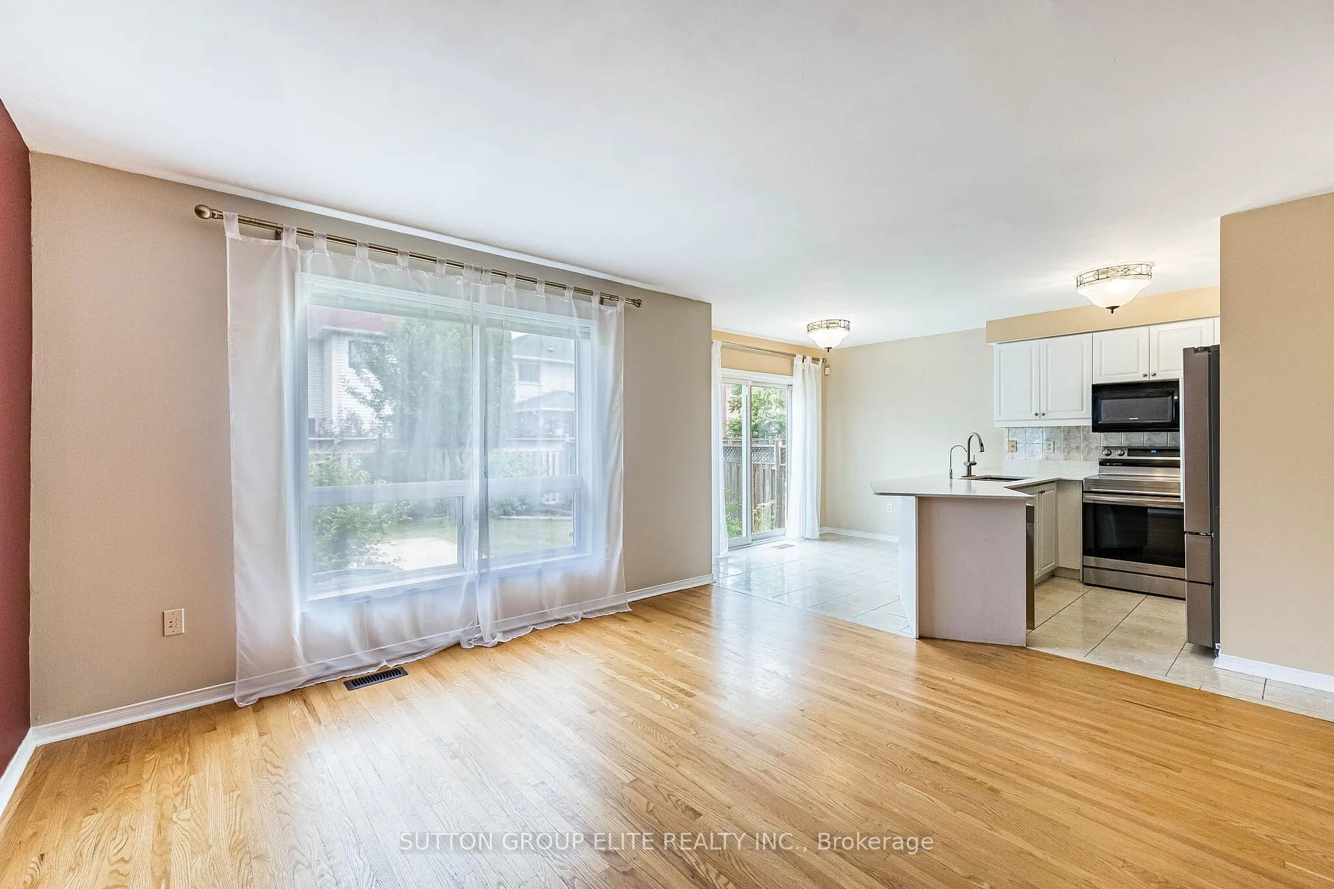 Photo 11 of 69 Legend Lane, Brampton, Fletcher's Creek Village — HOMEH
