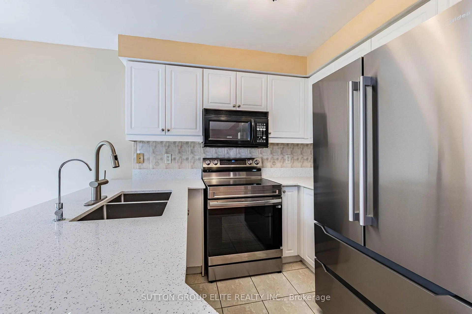 Photo 14 of 69 Legend Lane, Brampton, Fletcher's Creek Village — HOMEH
