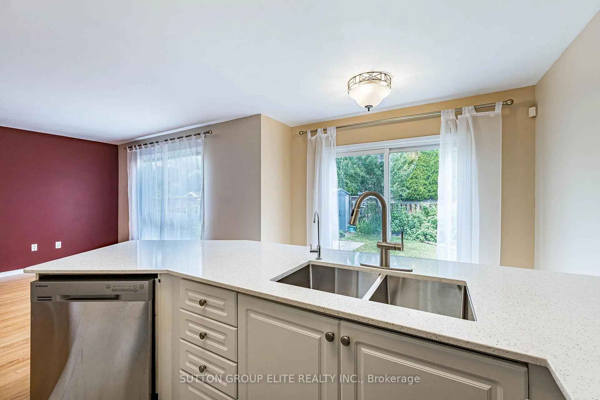 Photo 16 of 69 Legend Lane, Brampton, Fletcher's Creek Village — HOMEH