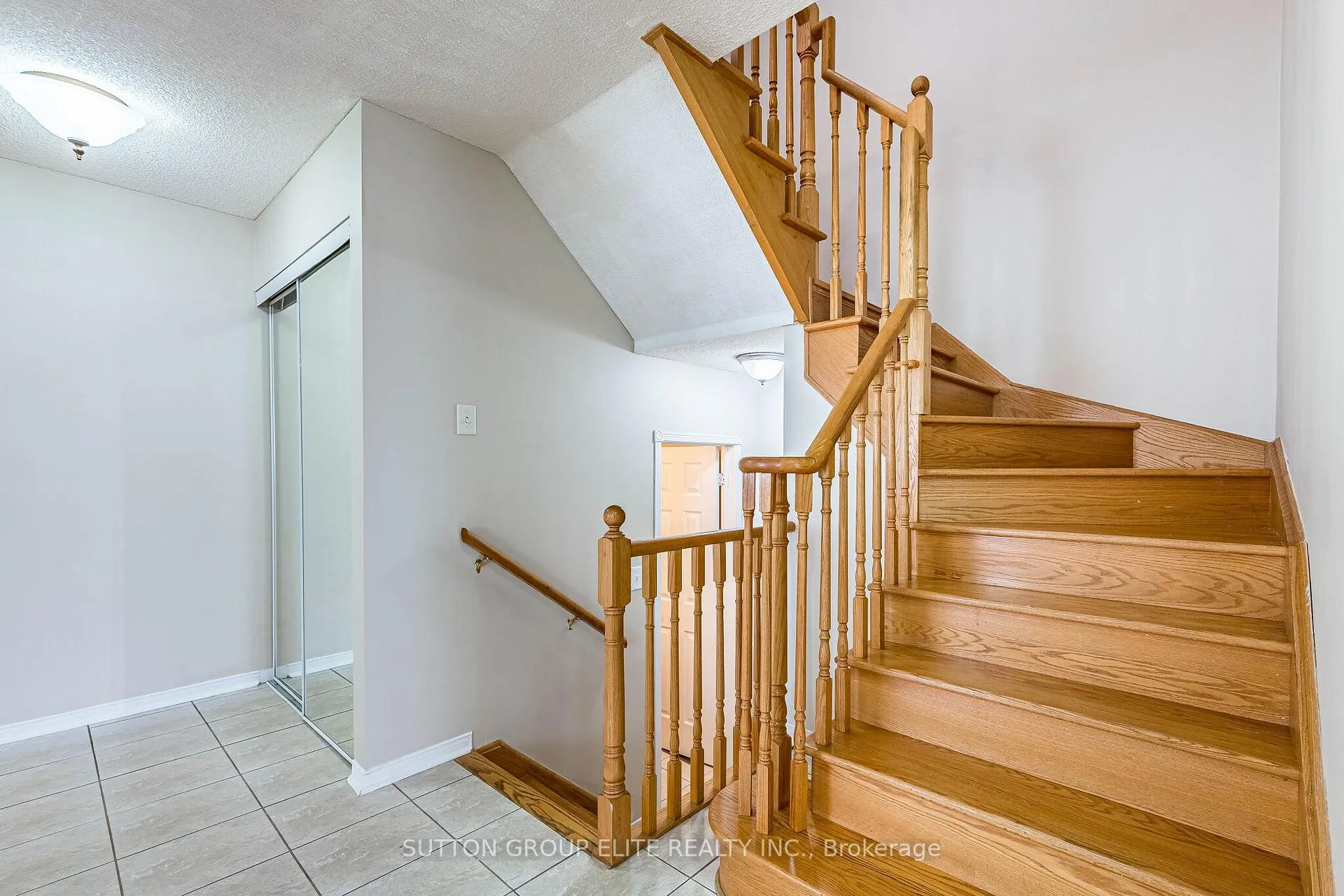 Photo 17 of 69 Legend Lane, Brampton, Fletcher's Creek Village — HOMEH