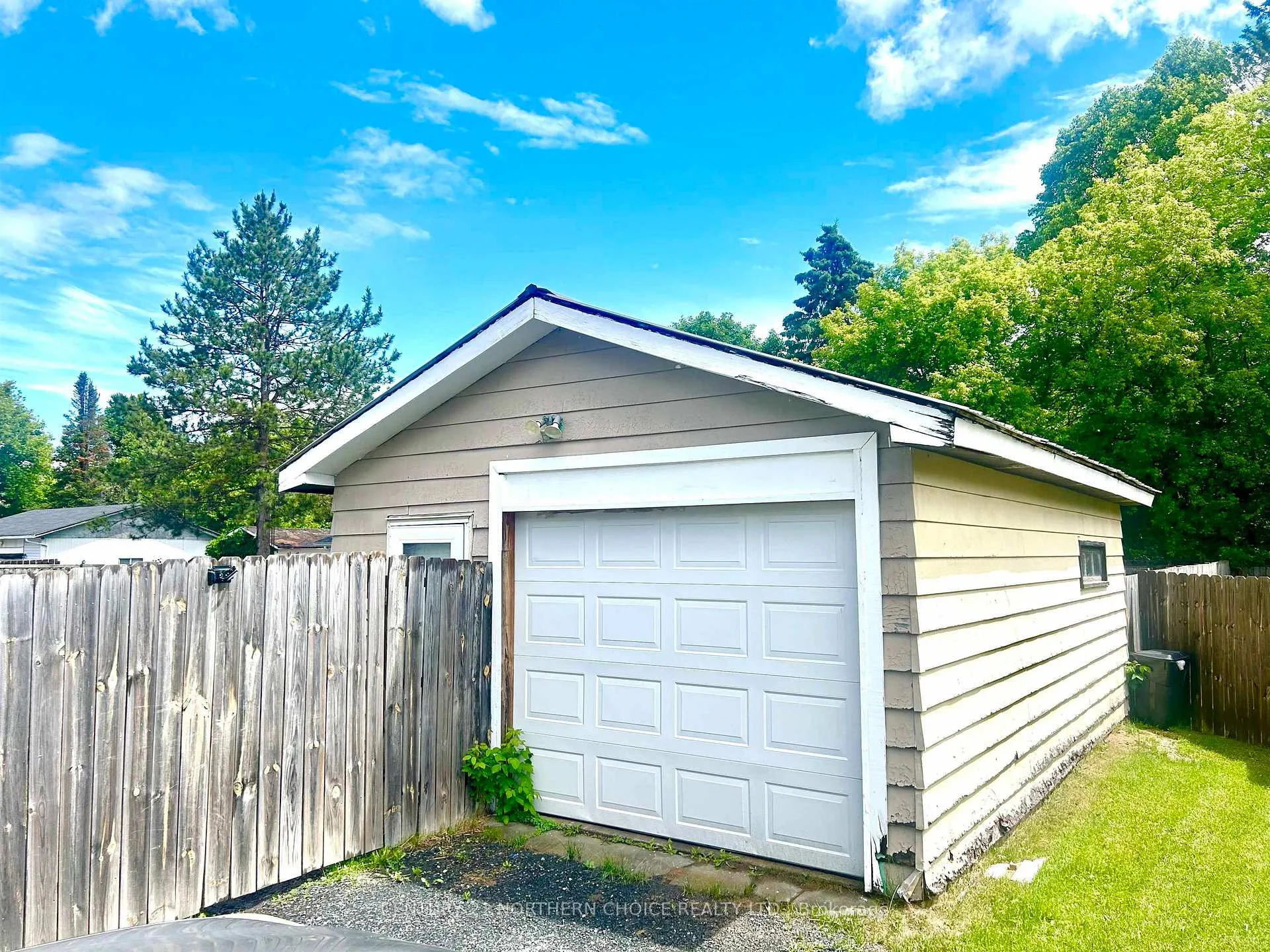 Photo 12 of 1018 Cornwall Avenue North, Fort Frances — HOMEH