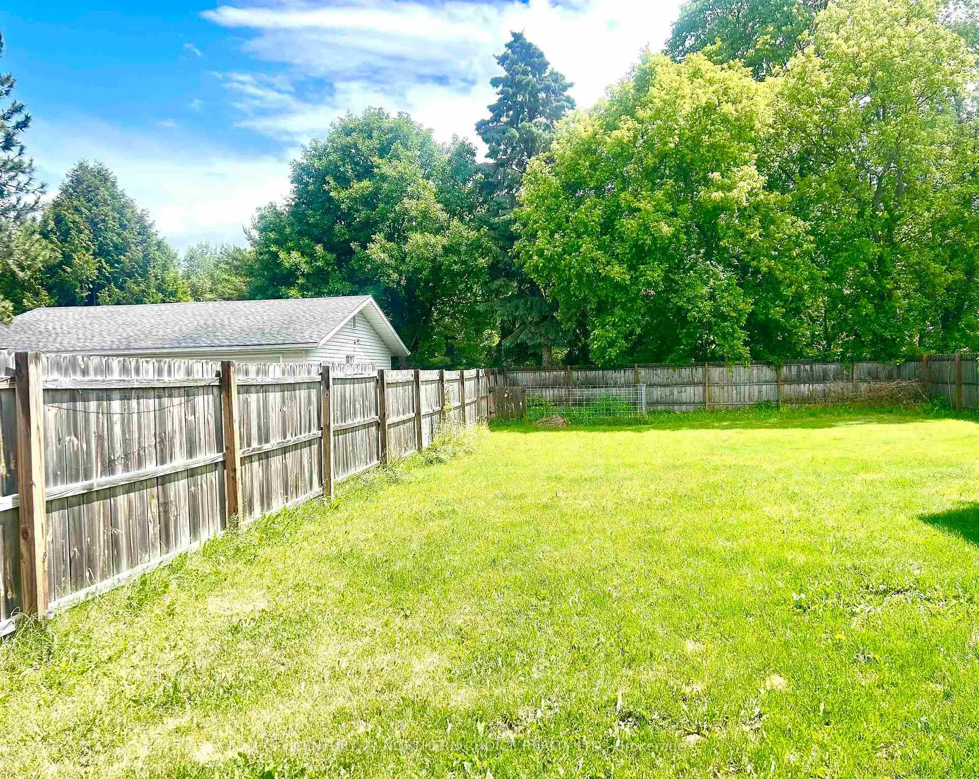 Photo 14 of 1018 Cornwall Avenue North, Fort Frances — HOMEH