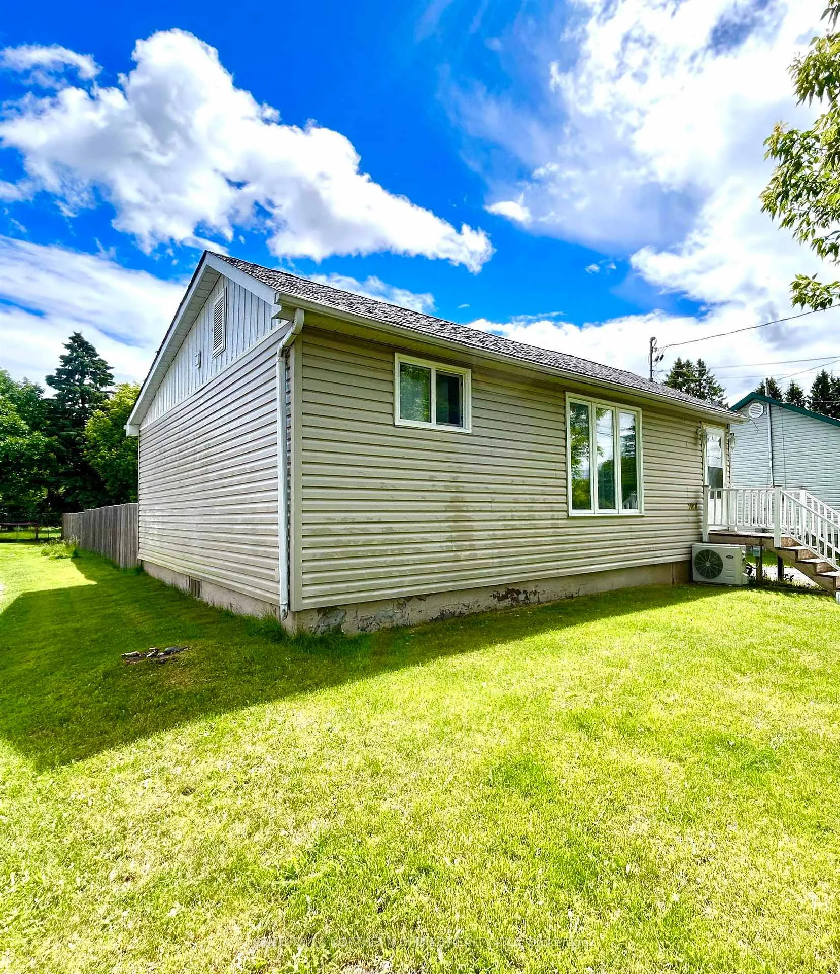 Photo 15 of 1018 Cornwall Avenue North, Fort Frances — HOMEH