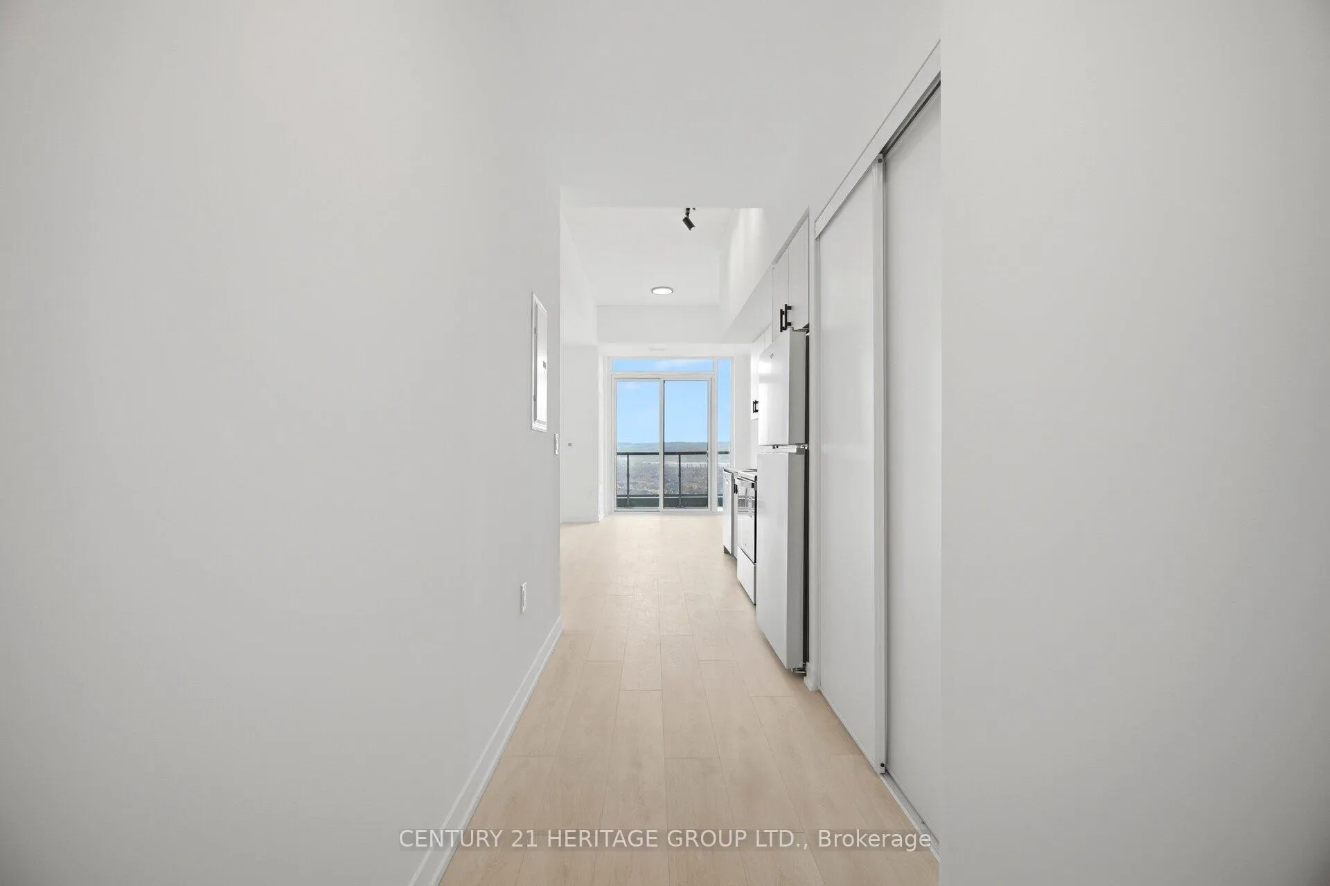 Photo 2 of Unit C1601, 4878 Powers Common Boulevard, Burlington, Alton — HOMEH