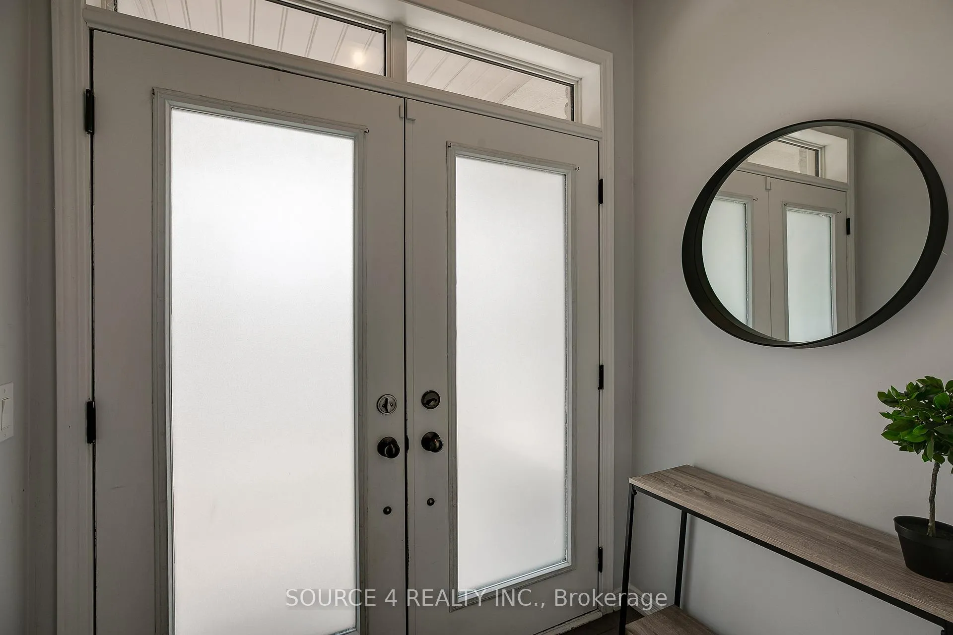Photo 2 of 379 Ladycroft Terrace, Mississauga, Cooksville — HOMEH