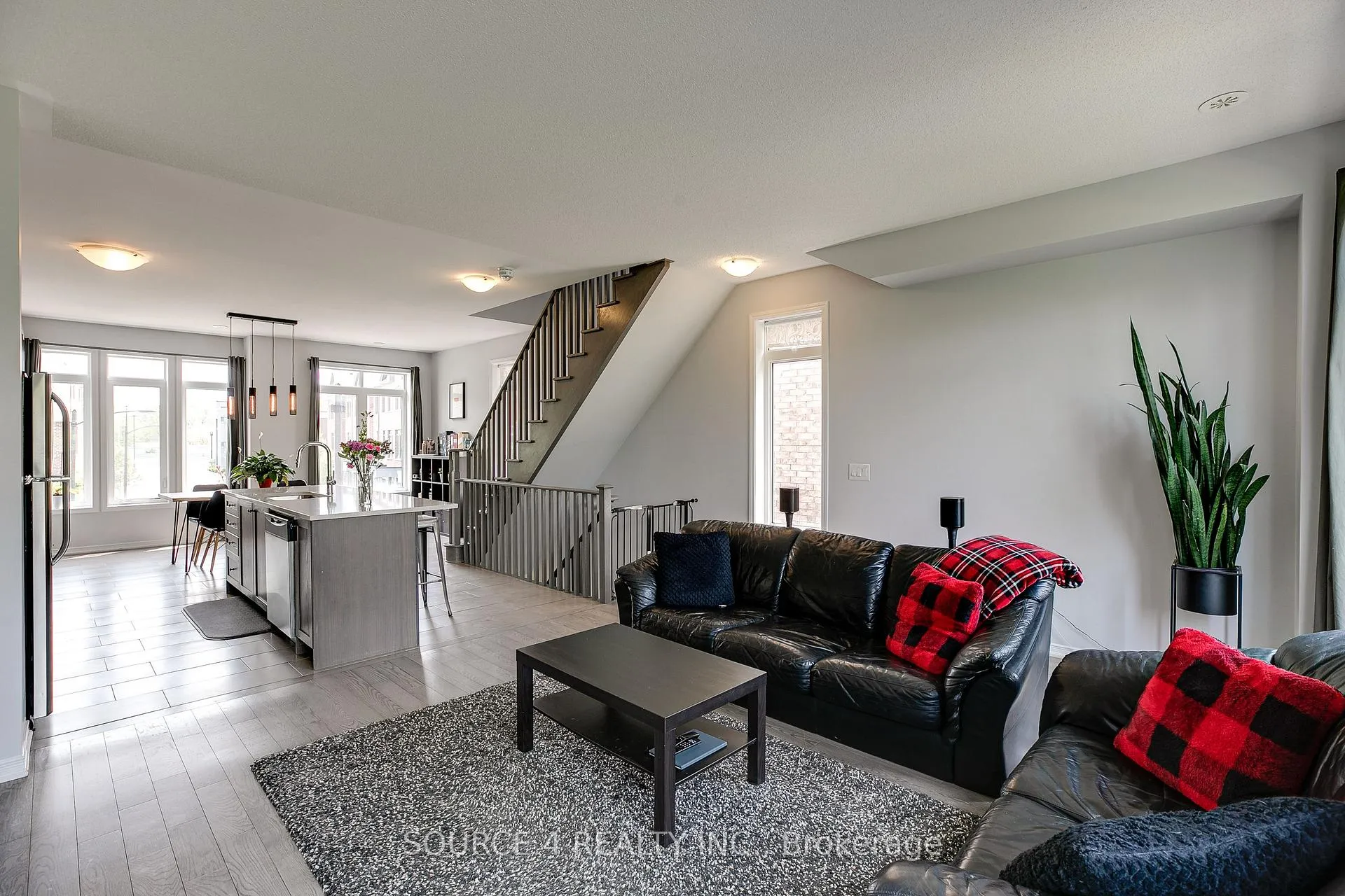 Photo 3 of 379 Ladycroft Terrace, Mississauga, Cooksville — HOMEH