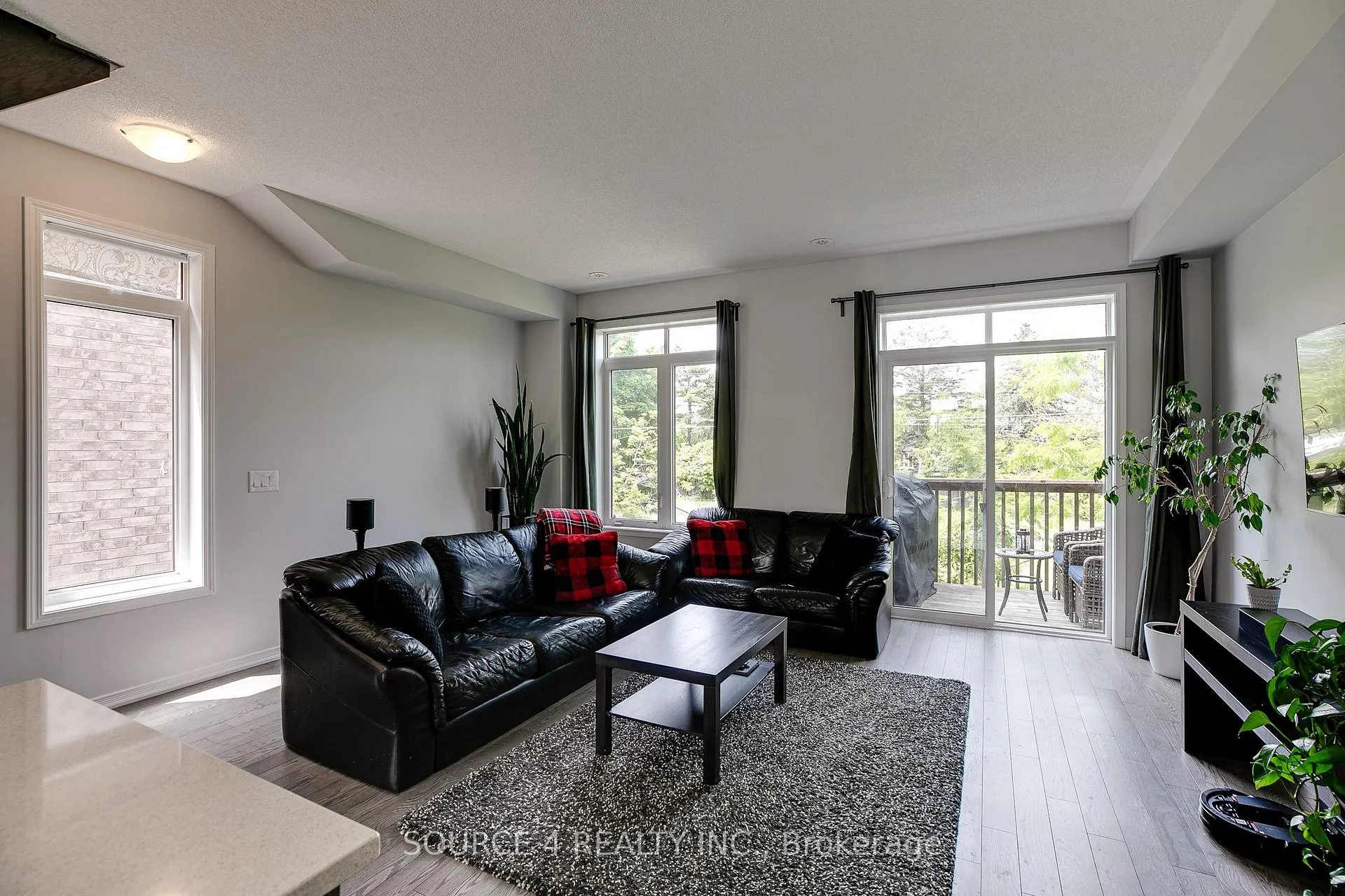 Photo 5 of 379 Ladycroft Terrace, Mississauga, Cooksville — HOMEH