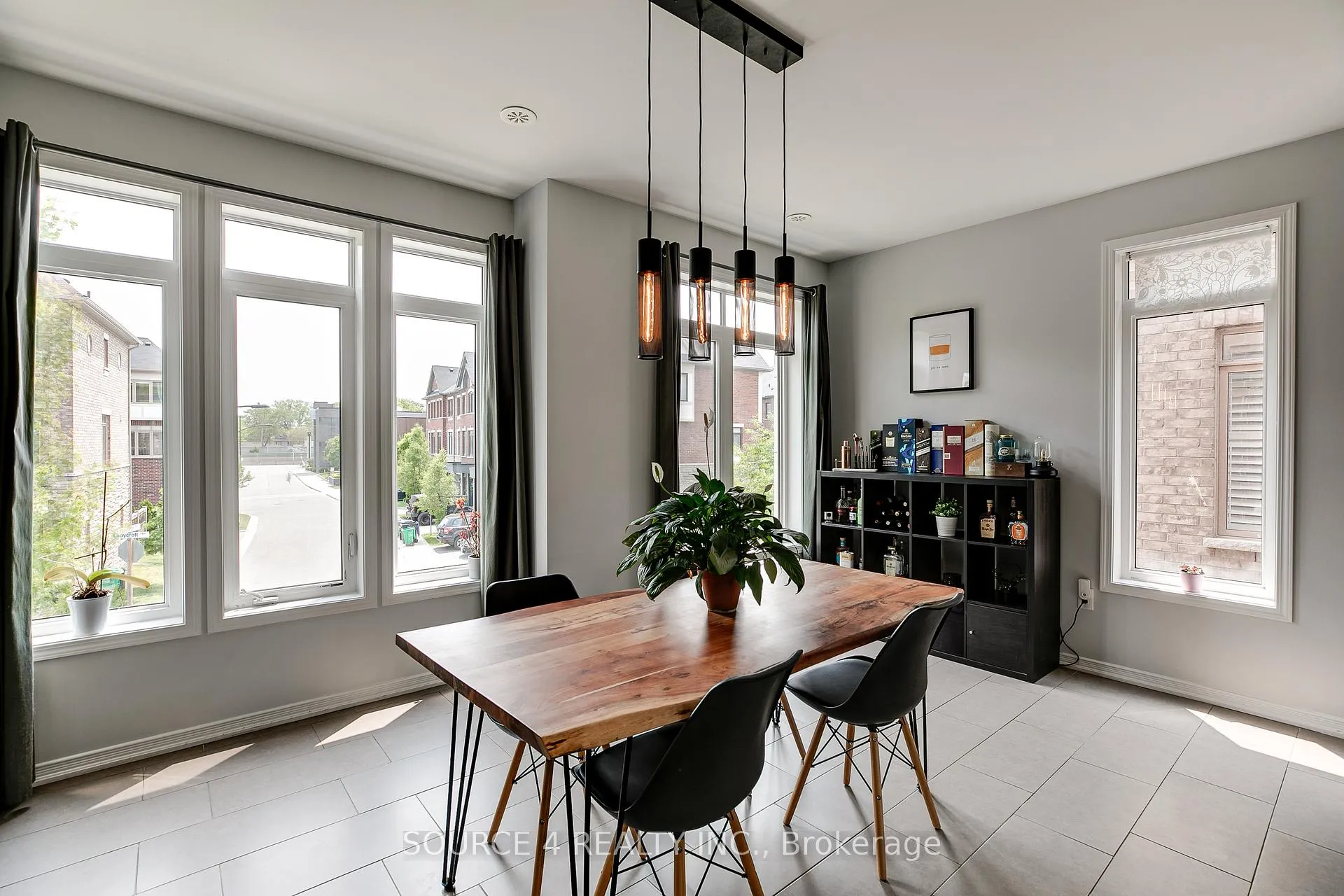 Photo 12 of 379 Ladycroft Terrace, Mississauga, Cooksville — HOMEH