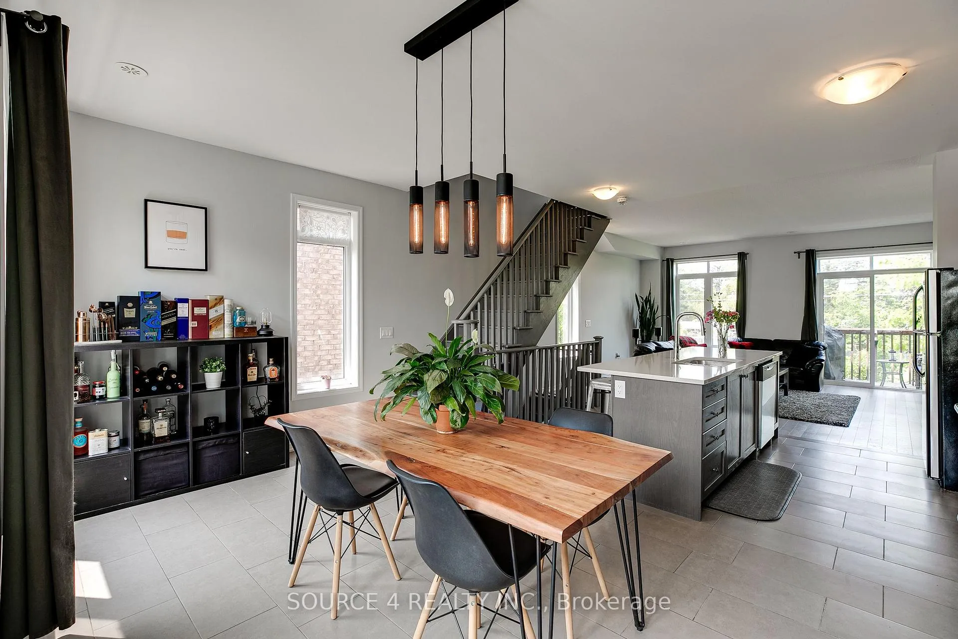 Photo 13 of 379 Ladycroft Terrace, Mississauga, Cooksville — HOMEH