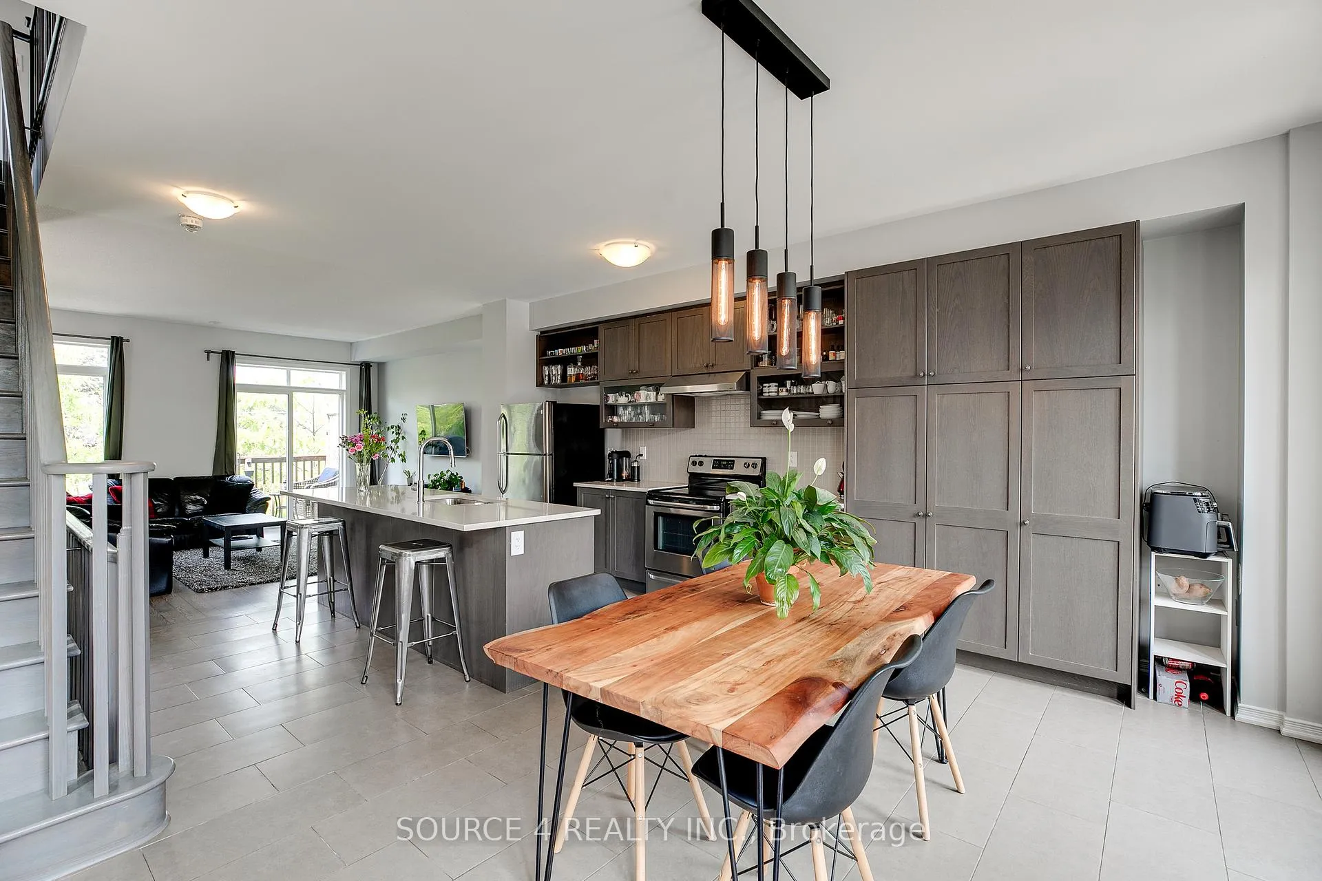Photo 14 of 379 Ladycroft Terrace, Mississauga, Cooksville — HOMEH