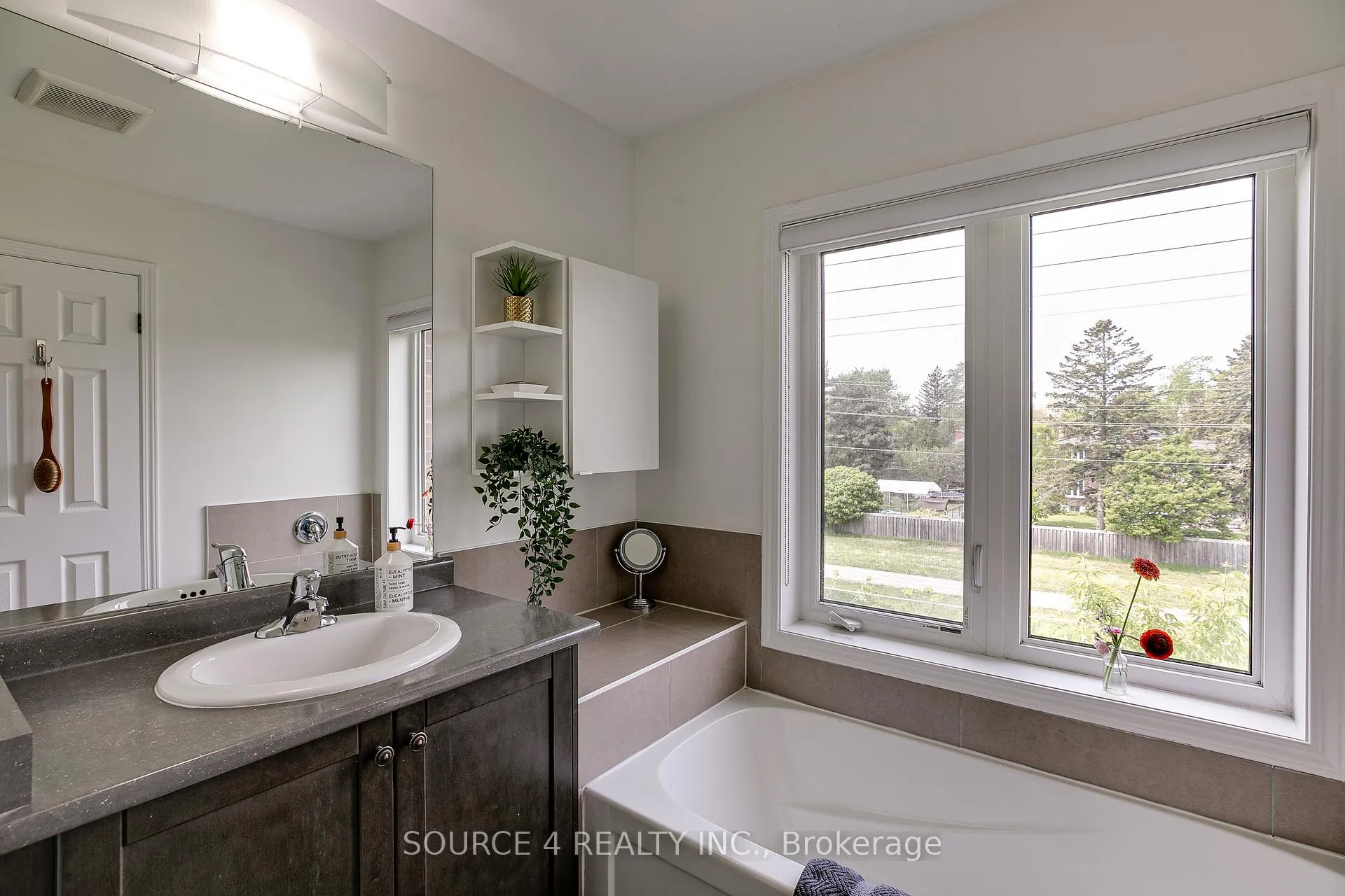 Photo 21 of 379 Ladycroft Terrace, Mississauga, Cooksville — HOMEH