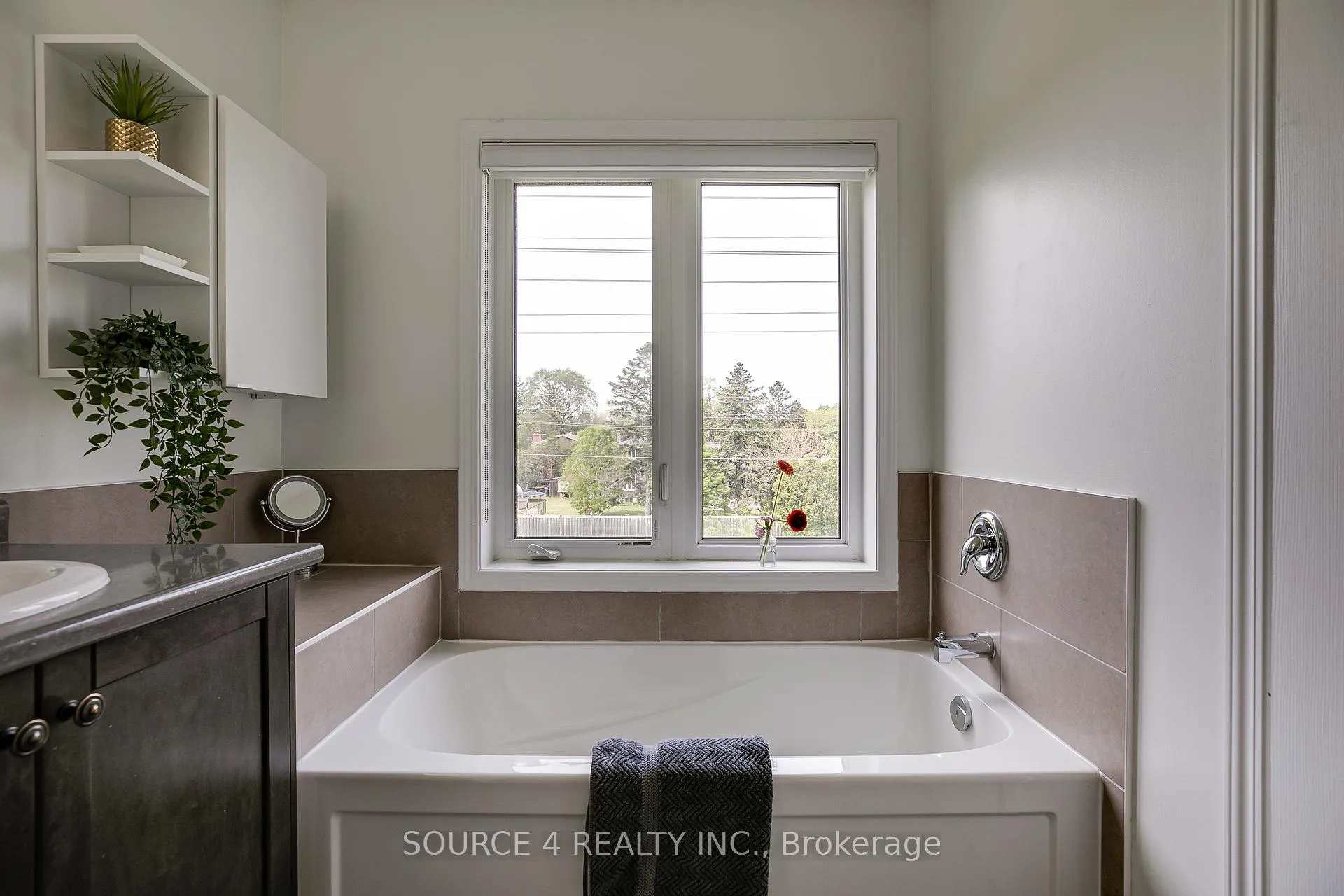 Photo 23 of 379 Ladycroft Terrace, Mississauga, Cooksville — HOMEH