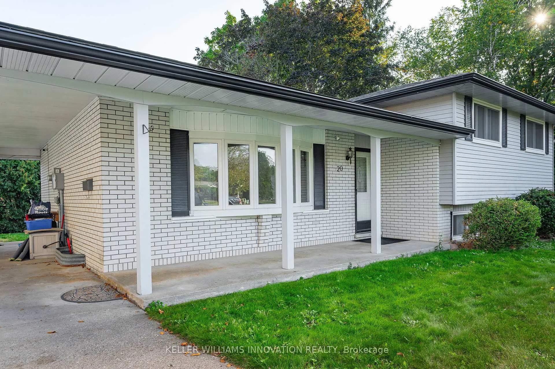 Photo 2 of 20 Lambert Place, Kitchener — HOMEH