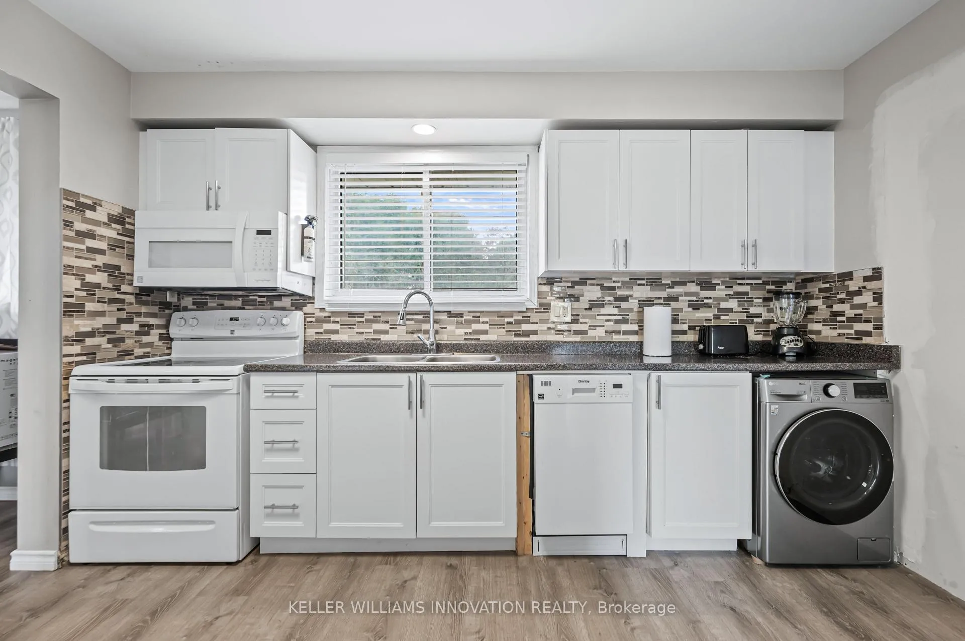 Photo 6 of 20 Lambert Place, Kitchener — HOMEH